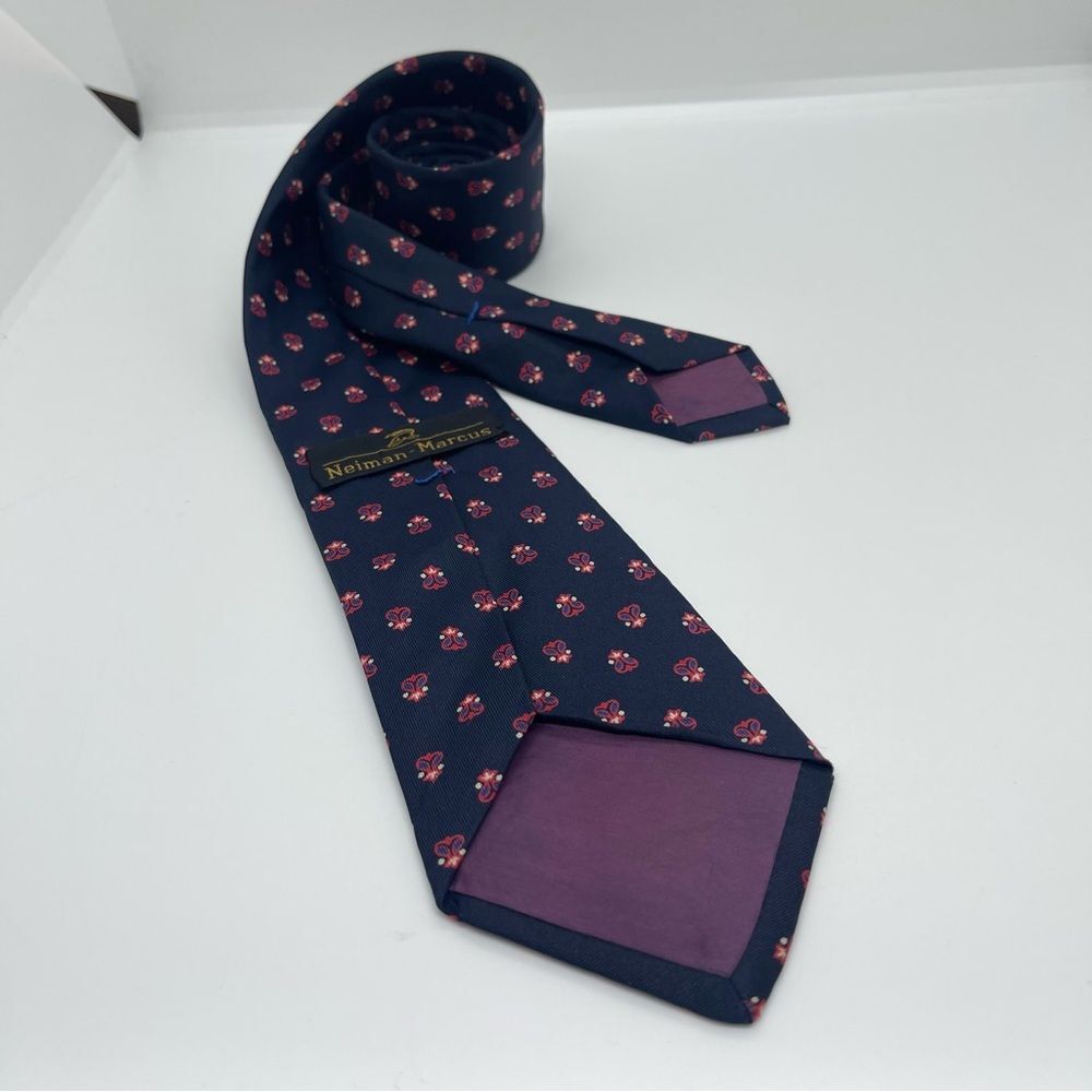 Neiman Marcus Black Red Print Necktie Office Career NWOT - Picture 4 of 6